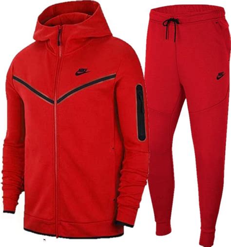 nike tech adult